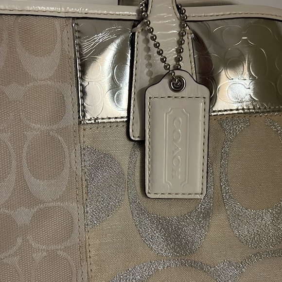 Women’s Coach Patchwork Carryall Shoulder Tote Bag - Picture 6 of 14